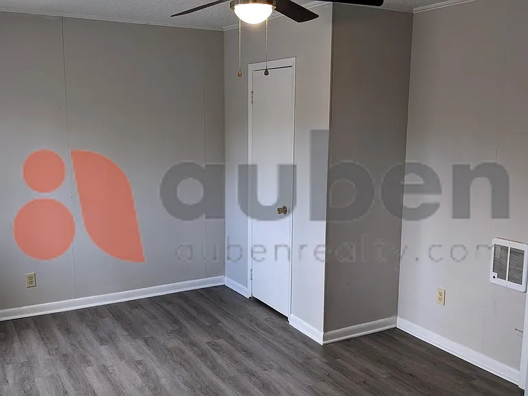 566 Julian Rd — Photo 5