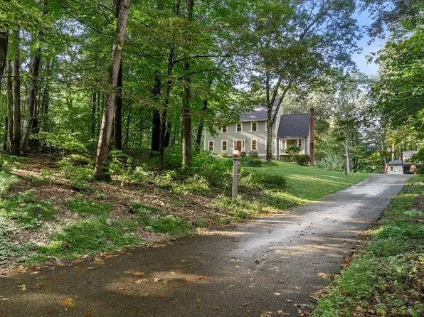 35 McLains Woods Rd, Groton, MA 01450