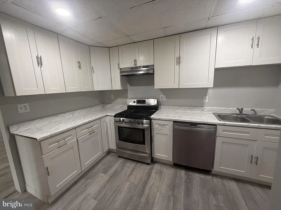 212 Warren St #2