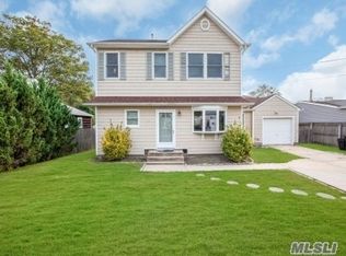 75 Mayhew Ave, Babylon, NY 11702