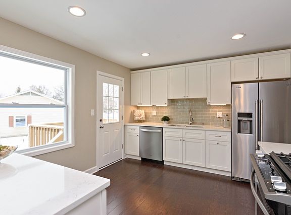 4th image of 651 Portree Ln