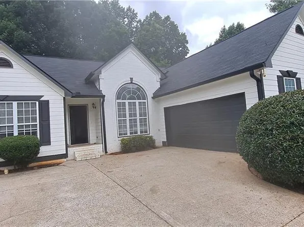 1050 Hillary Ln, Lawrenceville, GA 30043