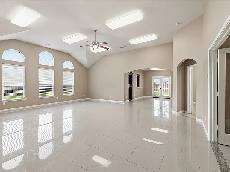 8234 Hall View Dr — Photo 10