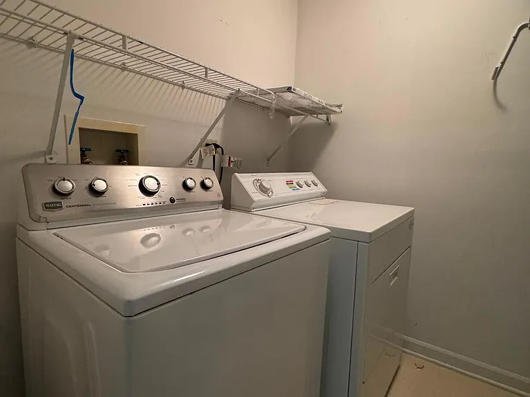 8 Saint Regis Ct — Photo 19