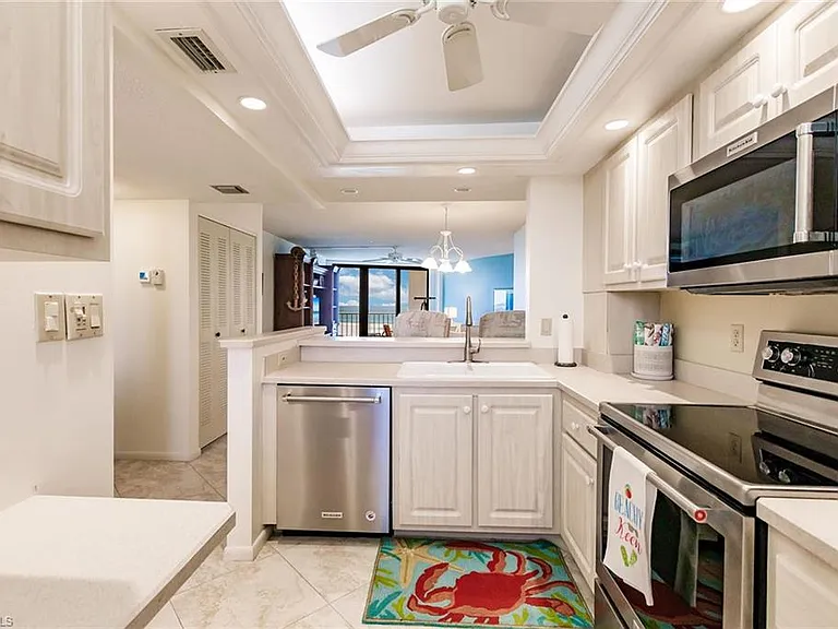 260 Seaview Ct #904 — Photo 13