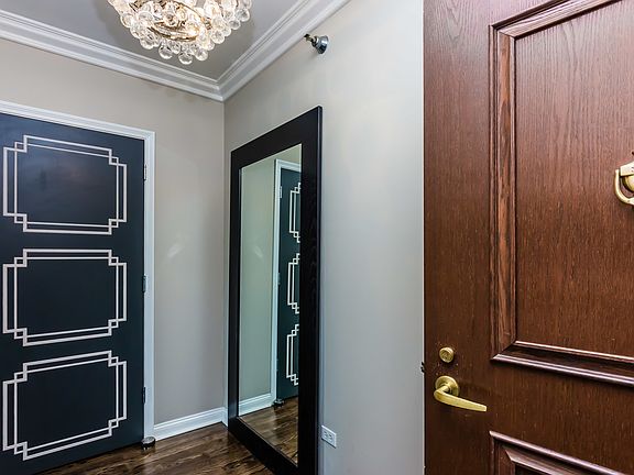 4th image of 25 E Superior St APT 3401