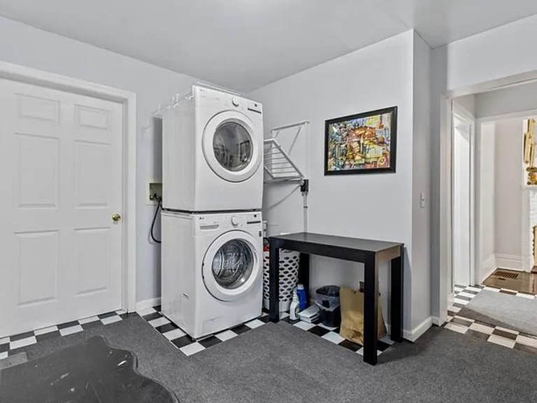 204 Superior Ave — Photo 24