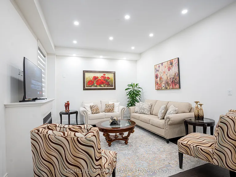 93 Bluebird Blvd — Photo 13