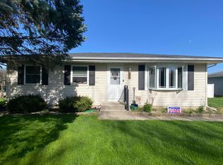 107 Olive Ct, Hebron, IN 46341
