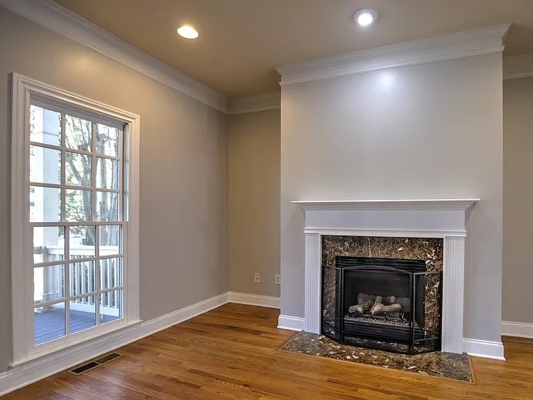 975 Odessa Dr NW — Photo 11