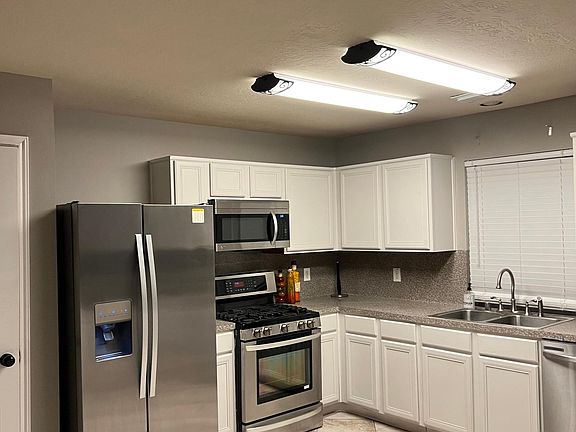 3rd image of 3007 Glenwood Dr