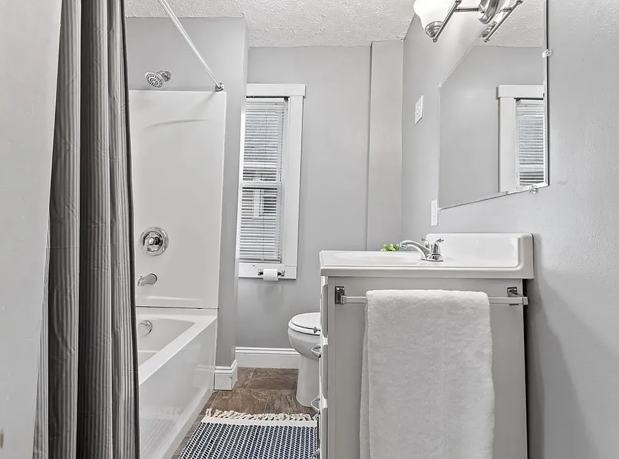 5 bed, 1413 sqft, $1,600 — Photo 4