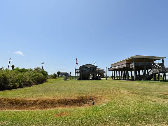 5th image of 2212 Galveston Ave