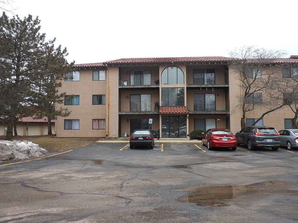 1st image of 21W581 North Ave APT 60