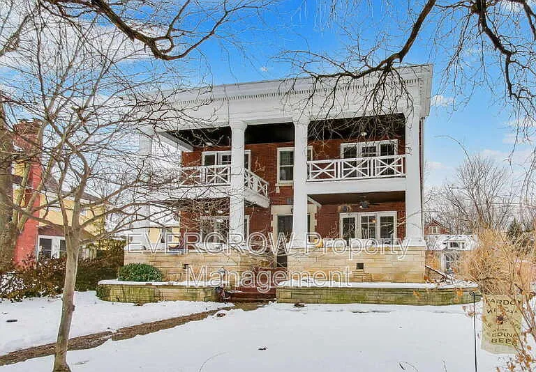 945 Woodruff Place Middle Dr #4 — Photo 3