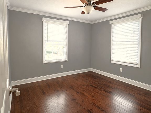 4th image of 416 E 63rd Ter
