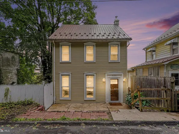 905 Chestnut St, Delta, PA 17314