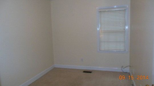 5th image of 429 Forest Glen Dr