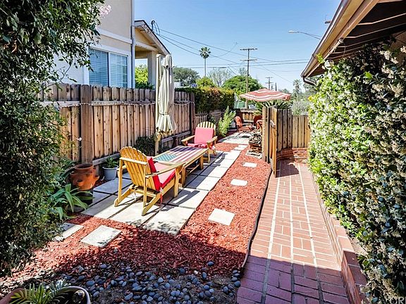4th image of 10638 McVine Ave