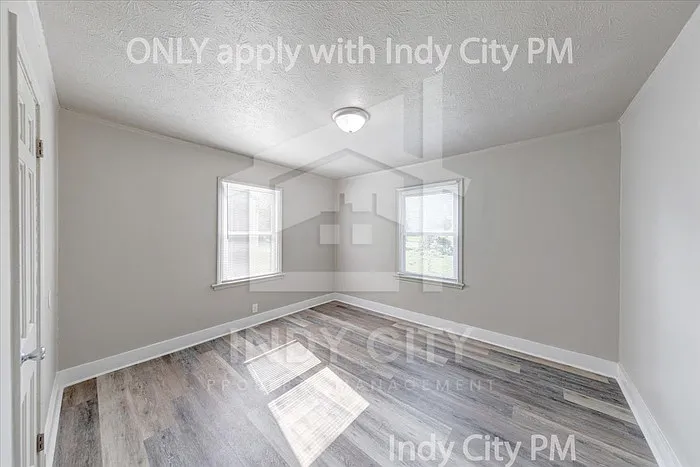 3220 E 34th St — Photo 15