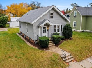 851 N 14th St, Manitowoc, WI 54220