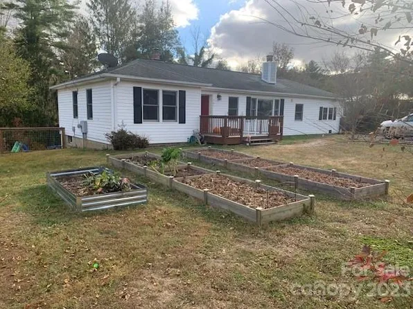 501 Wickins Dr, Hendersonville, NC 28791