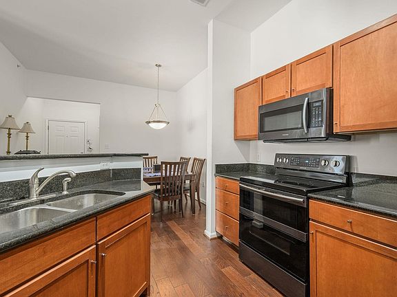 4th image of 755 Walker Sq APT 4B