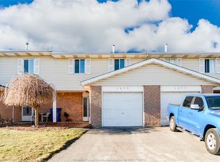 1275 Cardinal Cres #32, Tecumseh, ON N8N 4V1