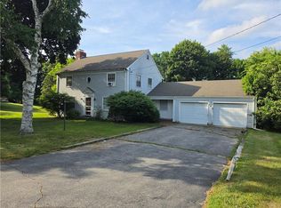 24 Hargraves Dr, Portsmouth, RI 02871