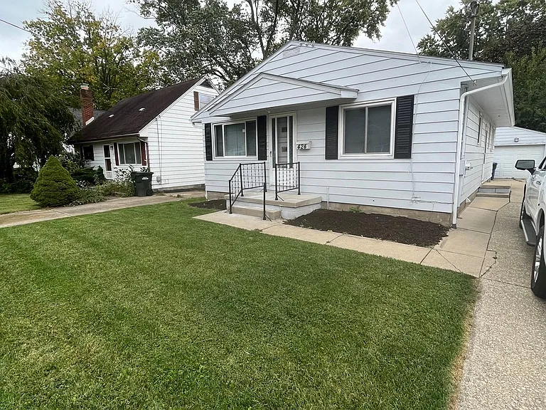 424 Archdale Ave — Photo 1