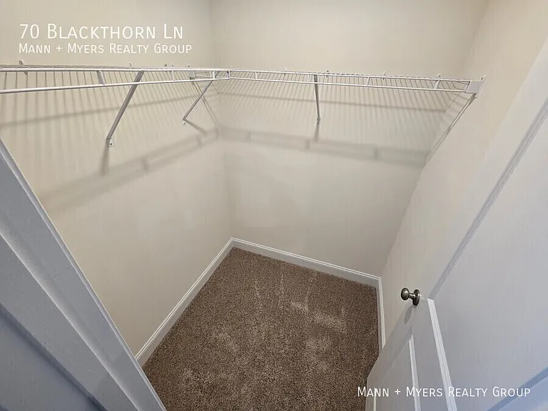 70 Blackthorn Ln — Photo 36