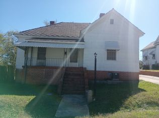 4 Lee St, Ware Shoals, SC 29692