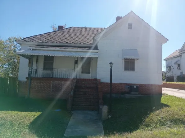 4 Lee St, Ware Shoals, SC 29692