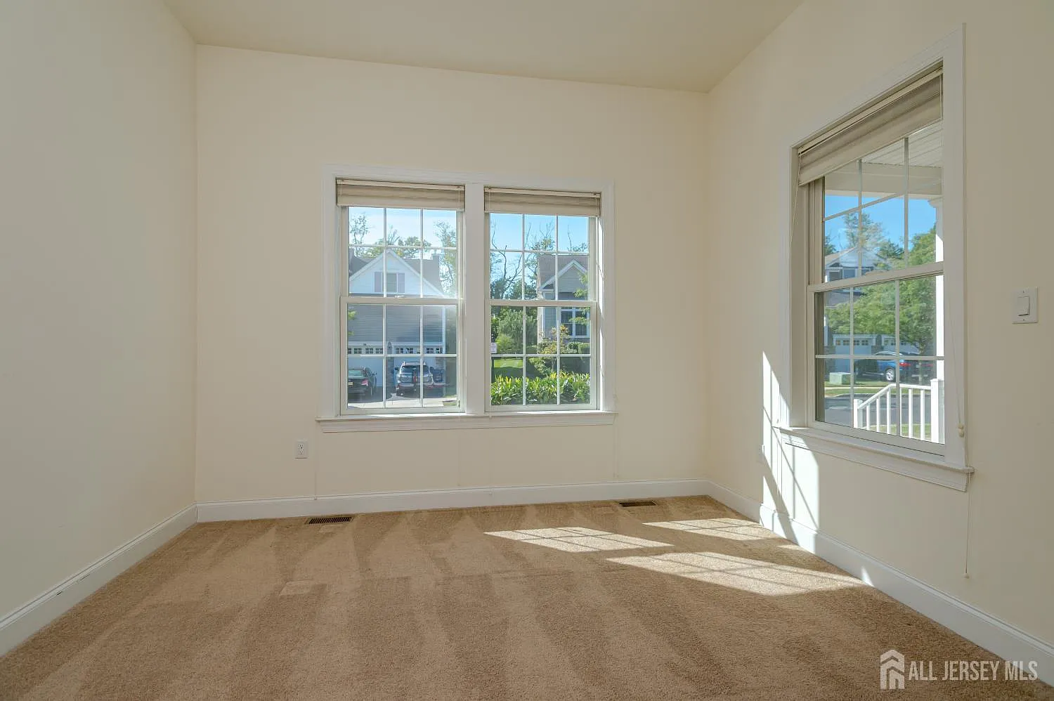 3 bed, 3.5 bath, 2616 sqft, $5,300 — Photo 4