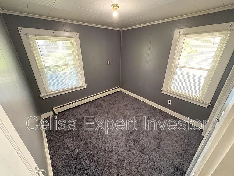 654 Florence Ave — Photo 7
