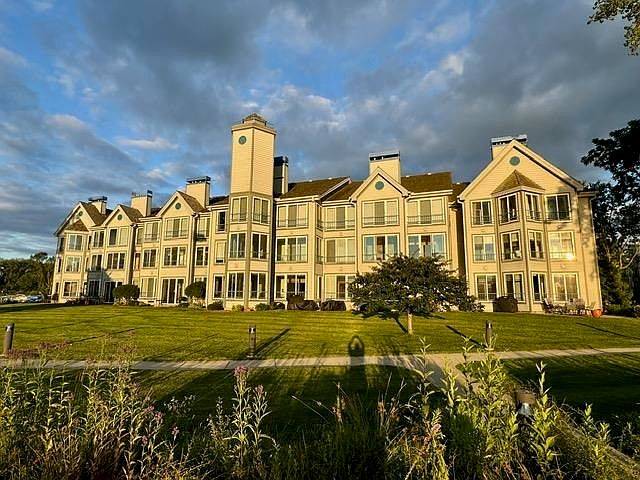 1st image of 5379 Mariners Cove Dr Unit 507