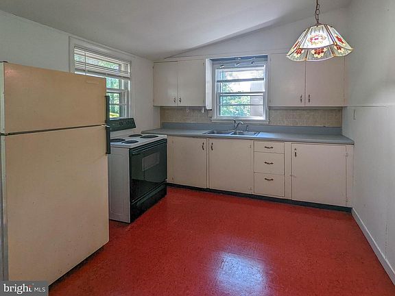 4th image of 18382 Fox Mountain Ln