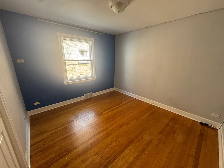 9034 La Crosse Ave #1S — Photo 5