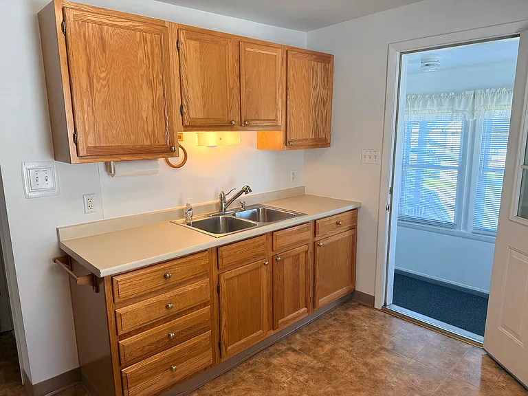 378 1/2 Miller St #378-1/2 — Photo 2