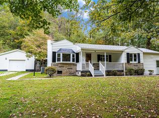 154 Hobbs Run Rd, Mount Morris, PA 15349