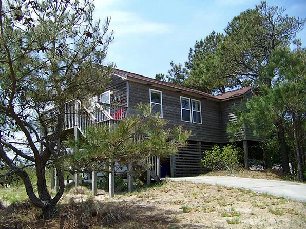 323 W Blue Jay St, Nags Head, NC 27959