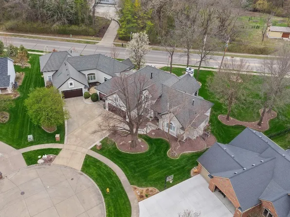 681 S 34th Ct, West Des Moines, IA 50265