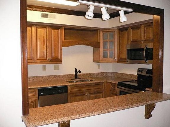 4th image of 1020 River Birch Ct