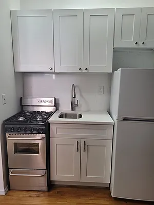 Rented by LC Lemle Real Estate Group | media 2