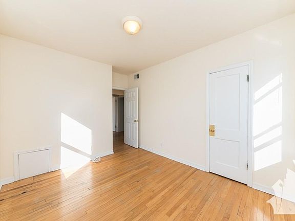 2nd image of 3002 N Whipple St #2