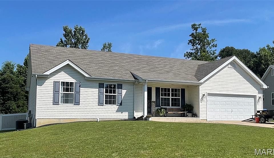 1st image of 335 Cuivre Creek Ct