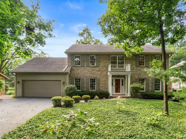 501 Pin Oak Ct, St Charles, IL 60174