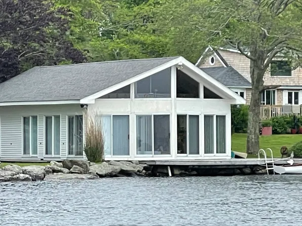 (undisclosed Address), Tiverton, RI 02878