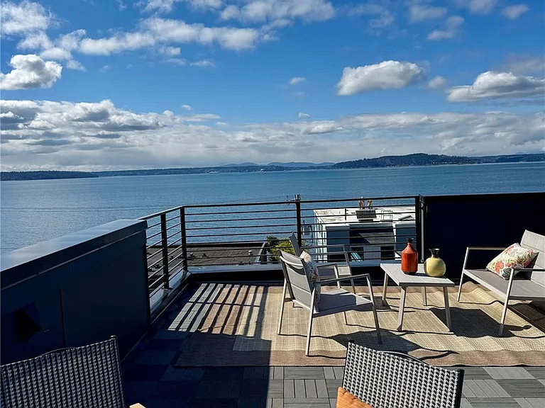 4018 Beach Dr SW — Photo 21