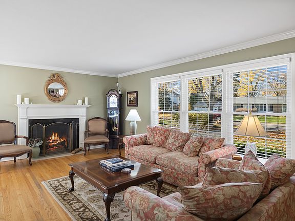 3rd image of 5618 Woodland Dr